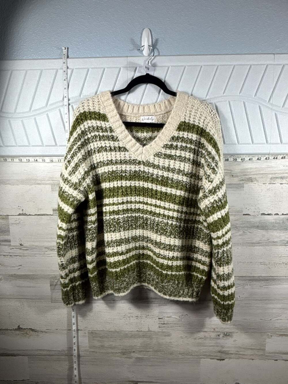 Wonderly Green and Beige Striped V-Neck Knit Pullover Sweater Size S